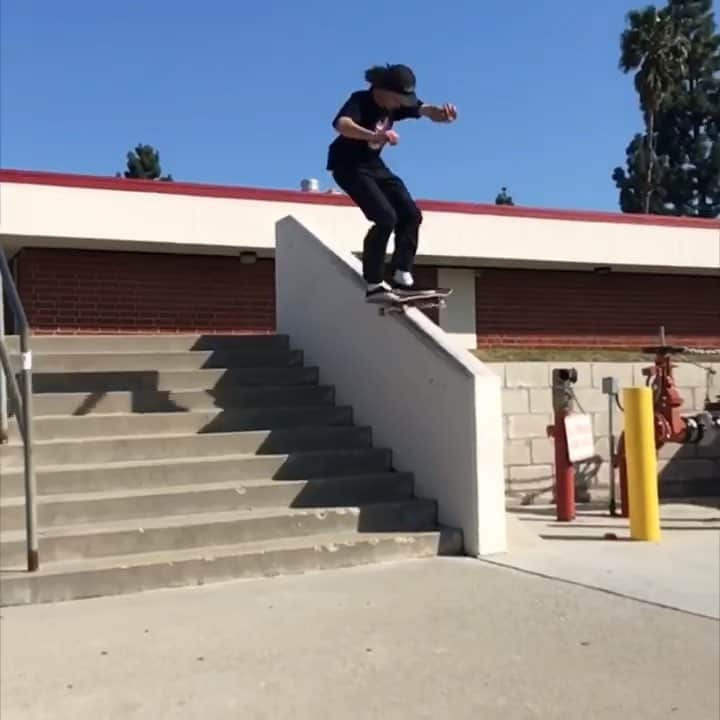 スラッシャーのインスタグラム：「👉🏽 @tannervanvark is a FACTOR ✔️ Filmed by @fulton7」