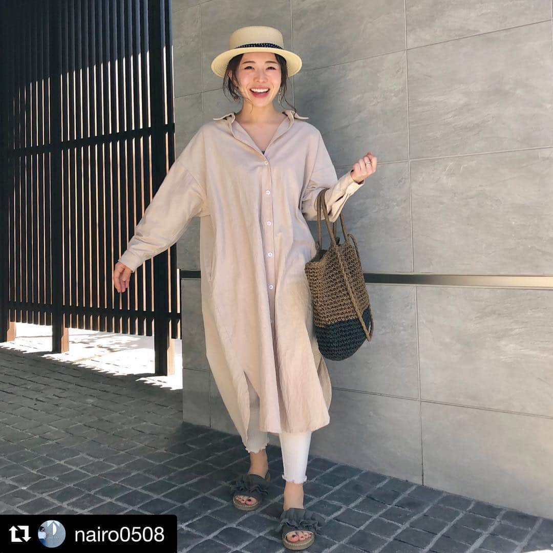 パシオスさんのインスタグラム写真 - (パシオスInstagram)「Repost @nairo0508 ・・・ . 今日はいろたんお熱、、😷 . なぜか早朝に目が覚めて何となくおでこを触ったら熱かったからびっくり。 . お母さんってすごいなぁ←自分で褒めるスタイル . iroは元気だけど明日はアイの予約も入ってるし お仕事休めなさそう。 今日で良くなりますように。#切実 . 朝からたくさんの絵本を読んでまったりタイム📖 . 5、6歳のオススメの絵本あったら教えてください💓 . 人のオススメで買うタイプです😂 . ストローハットとバッグとサンダルは @paseos_official の。  よく分からないけどタグにお試し価格って書いてあって  ストローハットは700円 サンダルは900円だったよ😂 . 試します。試します。← サンダル 品番 3154241963 ストローハット 品番3355119362 バッグ 品番3251242602 だよー！ . ちなみによく聞かれるリブレギンスは @ciaopanictypy のキッズ150cmです♪ . . . #パシオス #パシオスコーデ #ママコーデ#ママファッション#プチプラコーデ#おちびコーデ#おちびの輪#お洒落さんと繋がりたい#カジュアルコーデ#プチプラ#sサイズコーデ #低身長コーデ#シャツワンピ#ストローハット#春コーデ#pr #オトナ女子 #大人かわいい #大人カジュアル #30代コーデ #instagood#instafashion」4月11日 9時35分 - paseos_official