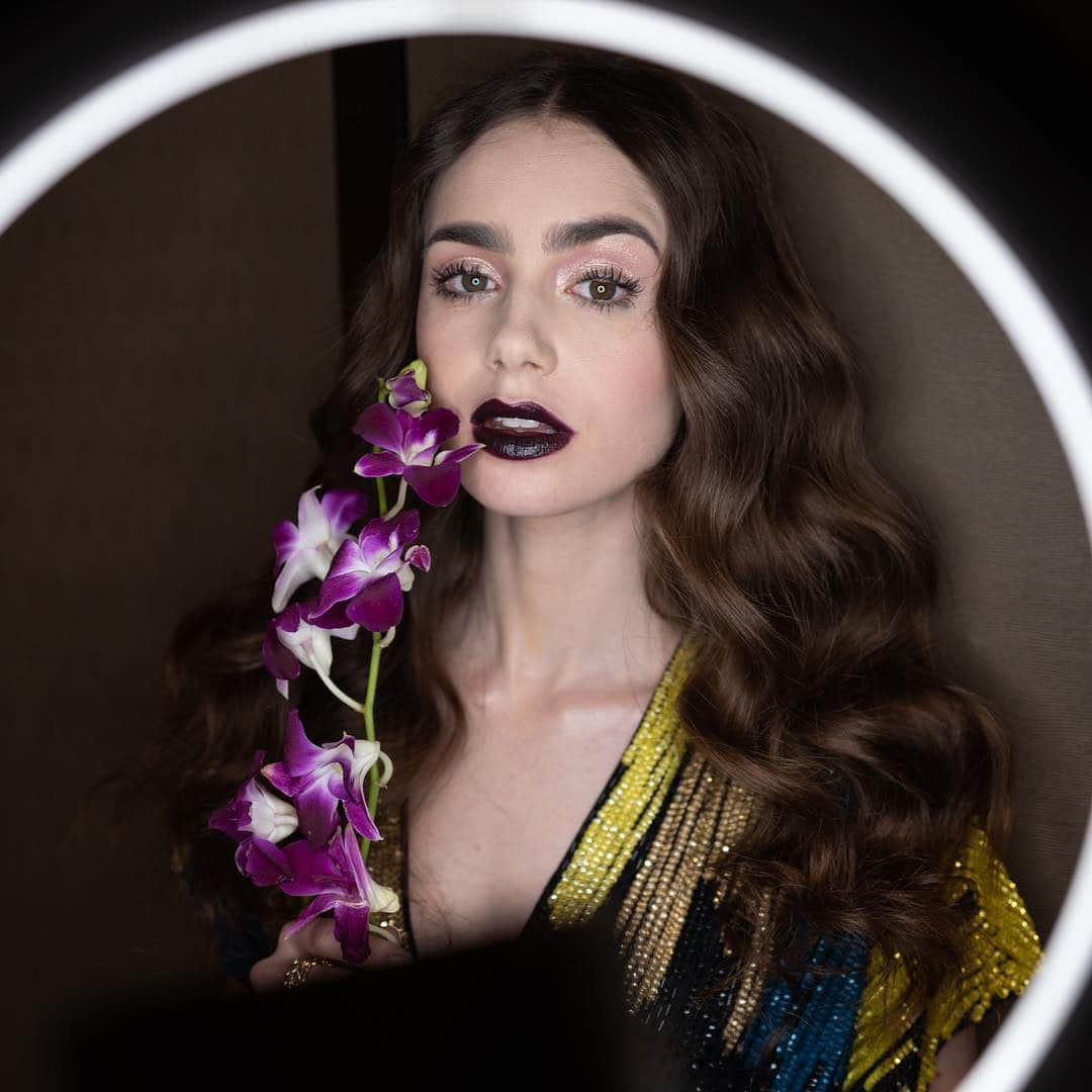 Vincent Oquendoさんのインスタグラム写真 - (Vincent OquendoInstagram)「🖤🥀🖤#lilycollins」4月11日 9時37分 - makeupvincent