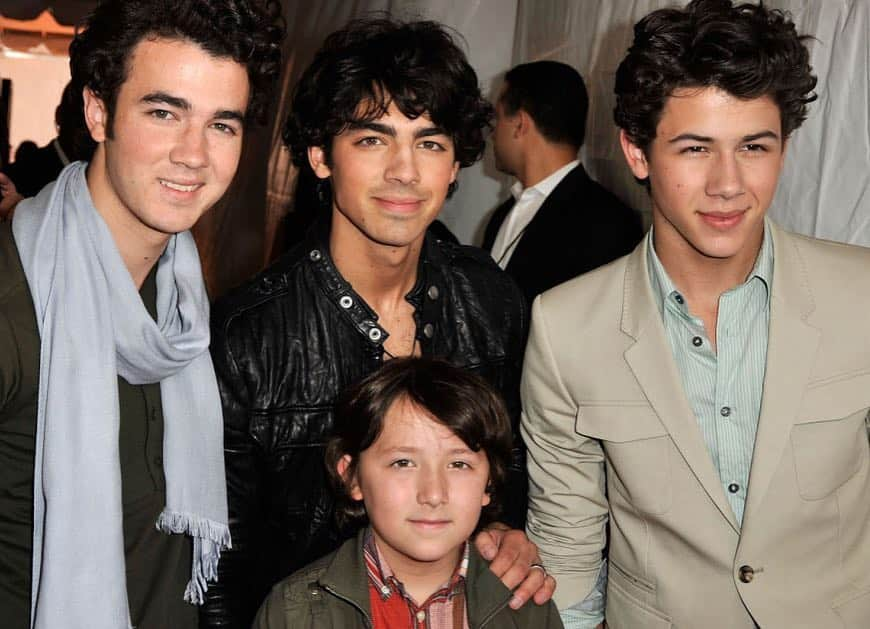 ジョー・ジョナスさんのインスタグラム写真 - (ジョー・ジョナスInstagram)「Me and the boys for #NationalSiblingsDay」4月11日 9時49分 - joejonas