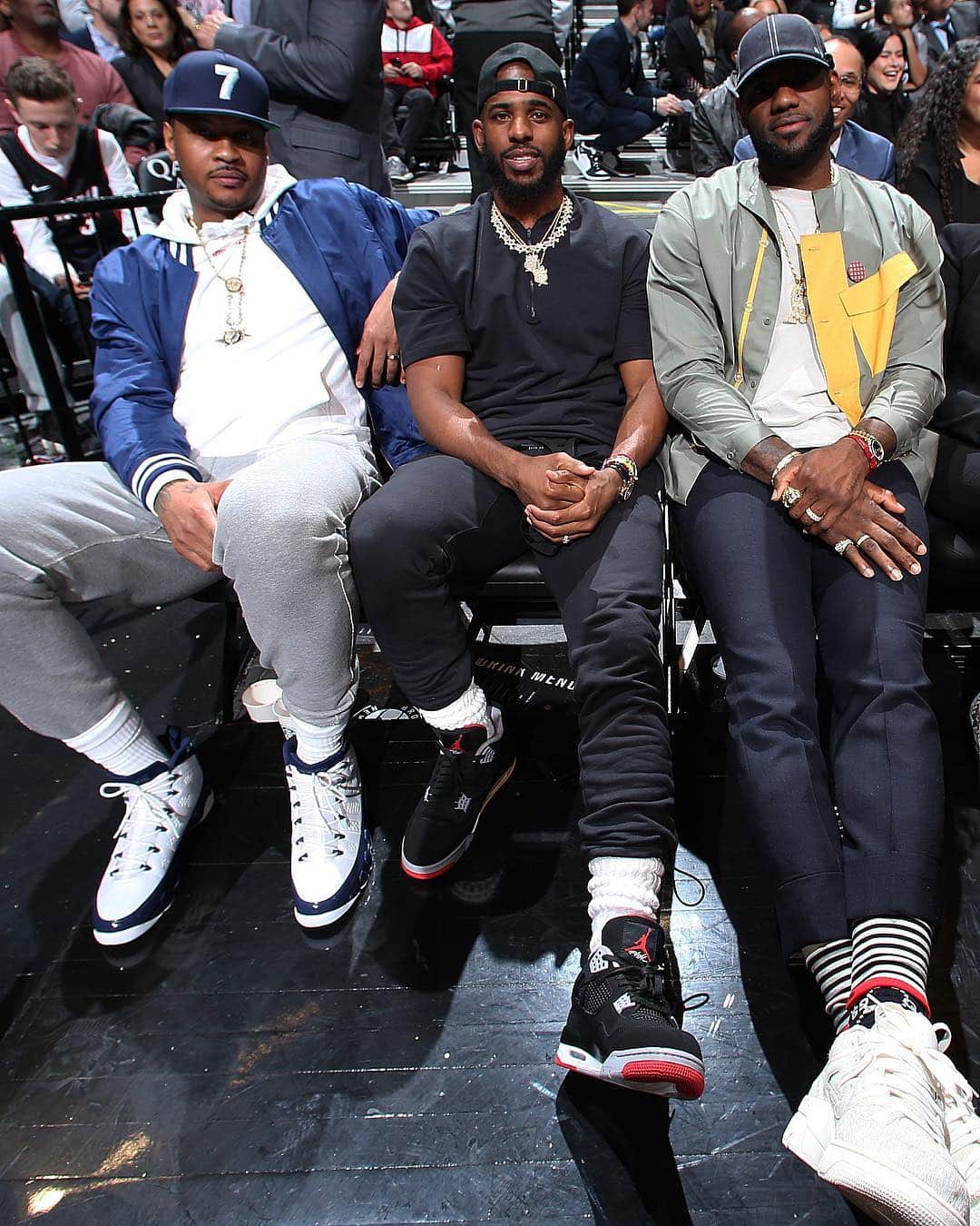 NBAさんのインスタグラム写真 - (NBAInstagram)「@carmeloanthony.. @cp3.. & @kingjames courtside in Brooklyn for @dwyanewade’s final NBA game! #OneLastDance」4月11日 9時55分 - nba