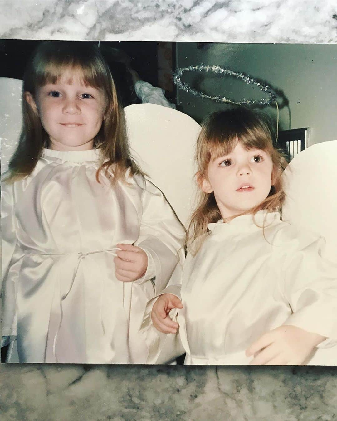 ルーシー・ヘイルさんのインスタグラム写真 - (ルーシー・ヘイルInstagram)「Apparently it’s #nationalsiblingsday but I celebrate my sista everyday. Mags, thank God for you and thank you for loving charcuterie boards as much as I do. ❤️」4月11日 9時57分 - lucyhale