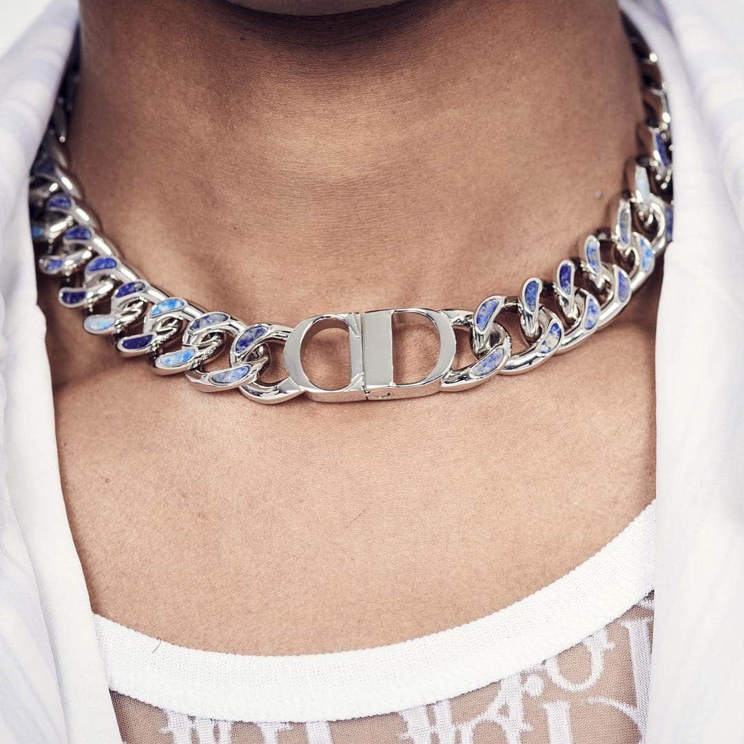 YOONさんのインスタグラム写真 - (YOONInstagram)「Give ur layer a touch of flavor 💧 @dior MEN SS19 jewelries  See the rest on @vogueparis 💚vogue.fr In stores now . #dior #diormen #vogueparis #jewelry」4月11日 10時29分 - yoon_ambush