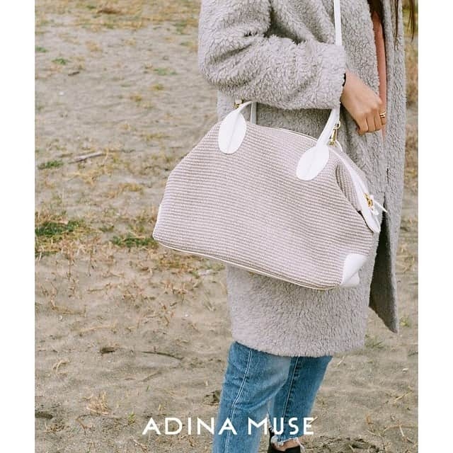 ルミネ有楽町さんのインスタグラム写真 - (ルミネ有楽町Instagram)「【LUMINE1/2F ADINA MUSE】 ・ ラフィア調の涼しげなボディに上質レザーを合わせた、シンプルなイタリアインポートバッグ。 ・ サイドのマグネットでフォルムチェンジができ、また付属のショルダーベルトを付ければ斜め掛けで カジュアルに持つこもできる2WAY仕様です。 ・ クラス感のあるシュリンクレザーとのコンビで、カジュアルさと上品なきちんと感を併せ持つ、 どんなコーデにも合わせやすいバッグです。  #アディナミューズ #アディナ #bag #バッグ #baglover #fashionlover #bagstagram #fashion #instafashion #outfits #bagaddict #lumine #ルミネ #lumineyurakucho #ルミネ有楽町 #19ss #19sscollection #春コーデ #springfashion #ラフィア #カゴバッグ #ショルダーバッグ #2WAY #フィルム」4月11日 10時33分 - lumine_yurakucho