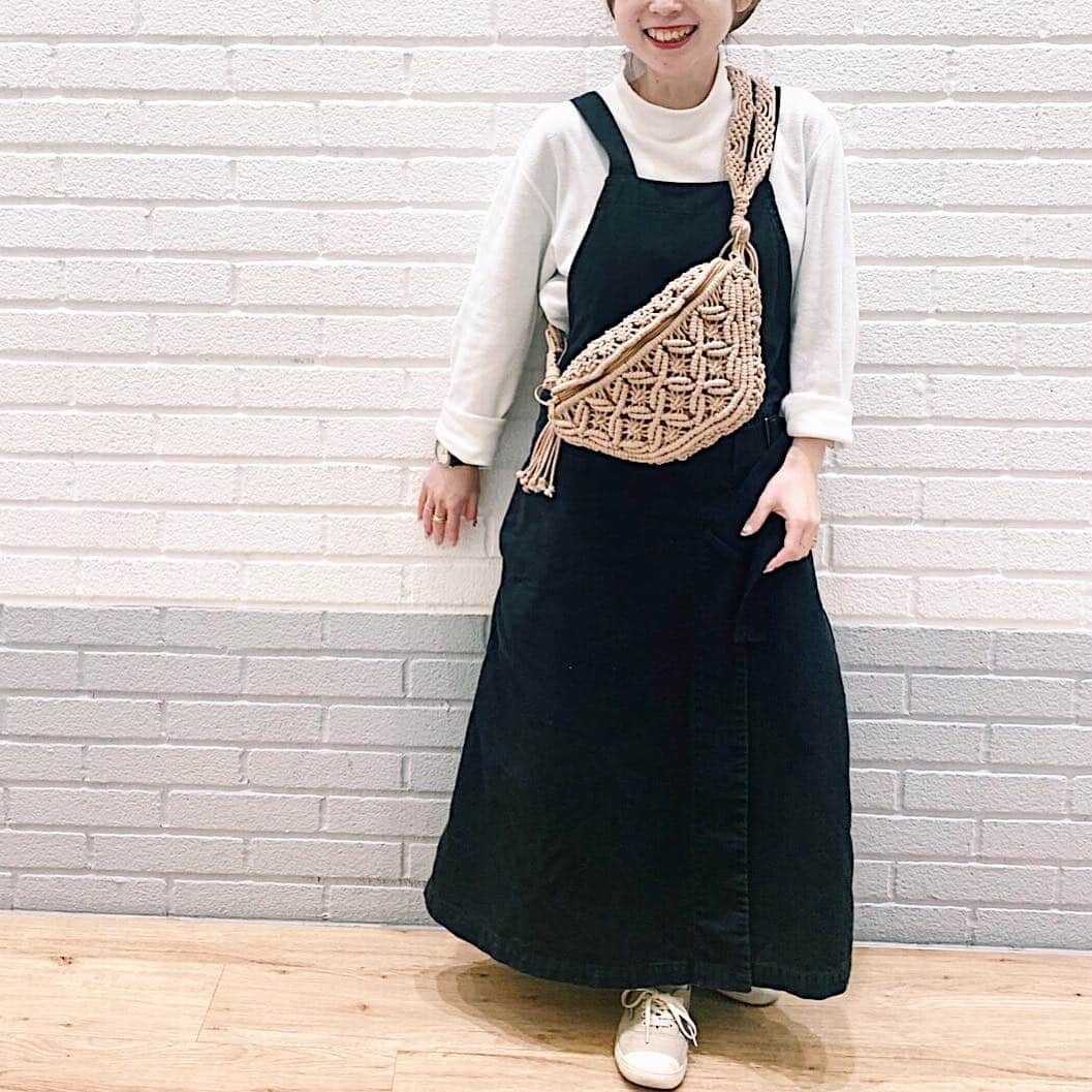 オーバーライドさんのインスタグラム写真 - (オーバーライドInstagram)「⚪︎ 本日完売店舗へ再入荷❣️ コーデの主役にしたいマクラメショルダー。 ぜひお早めにチェックを😊 ・ ・ #カオリノモリ #kaorinomori #キャセリーニ #fashion #instabag #waistbag #waistpouch  #マクラメ #マクラメバッグ #ウエストバッグ」4月11日 10時35分 - kaorinomori_official