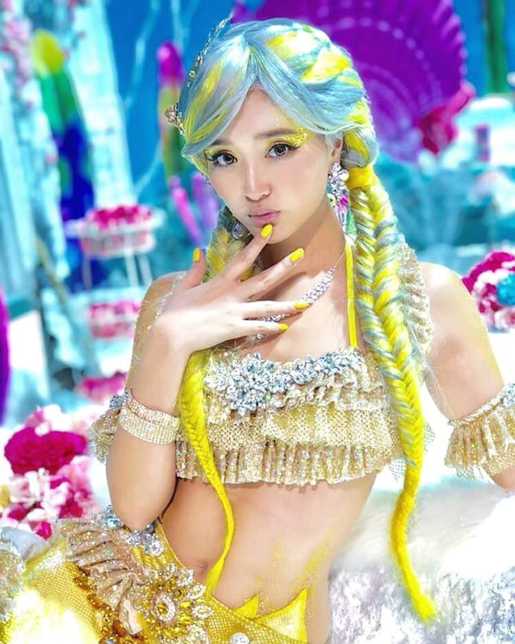 カナさんのインスタグラム写真 - (カナInstagram)「おはよーう💐 大事なお知らせだよ🧜🏻‍♀️💛 . 4/14 CYBERJAPAN DANCERS 初の始球式に出席させて頂きます⚾️👏🏻✨ 詳しくは👇🏻見てみてね💖 . プロ野球パシフィック･リーグ公式戦 #東北楽天ゴールデンイーグルス VS #福岡ソフトバンクホークス 『 #BOATRACEDAY 』実施 2019年4月14日（日）13：00 ＠ #楽天生命パーク宮城 ～始球式には CYBERJAPAN DANCERS が登場！～ . 一般財団法人BOAT RACE振興会（東京都港区）は、東北楽天ゴールデンイーグルスが4月14日（日）に楽天生命パーク宮城（宮城県仙台市）で開催するプロ野球パシフィック・リーグ公式戦（vs福岡ソフトバンクホークス 試合開始13：00予定）に協賛し『BOAT RACE DAY』として、イベントを実施します。 . . 【トークショー・始球式】 試合前のトークショー及び始球式には、日本国内にとどまらず、世界へとその活躍の場を広げる美しくパワフルなダンサー集団 CYBERJAPAN DANCERS が登場します。 . ・トークショー/12：00～12：15 イーグルステージ（スタジアム正面） . ・始球式/12：55頃～13：00頃 . ※CYBERJAPAN DANCERSは、2019年BOATRACEのTVCMにて、渡辺直美さんと共に人魚姫として出演中です。 . . ぜひ見に来てください🥰 ． #ボートレース #boatrace #始球式 #野球 #楽天イーグルス #楽天 #rakuteneagles #baseball #cyberjapan #cyberjapandancers #姫たちだってletsboatrace」4月11日 10時53分 - _kana627_