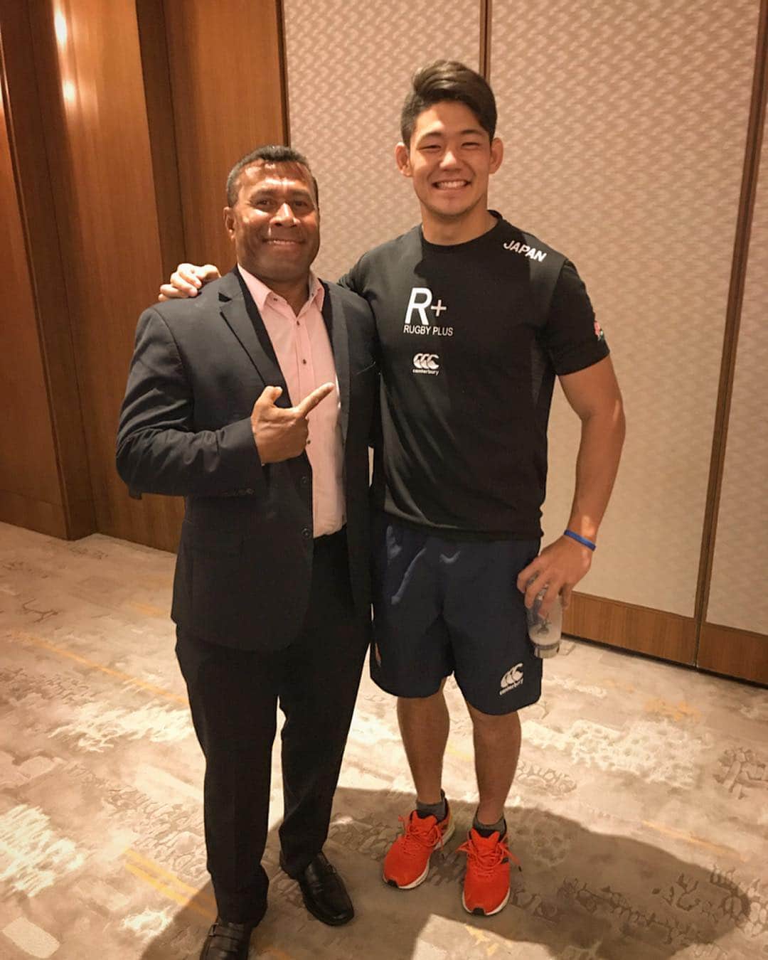 のインスタグラム：「So much respect for this guy🇫🇯 #legend #waisaleserevi #fiji #hongkong #sevens」