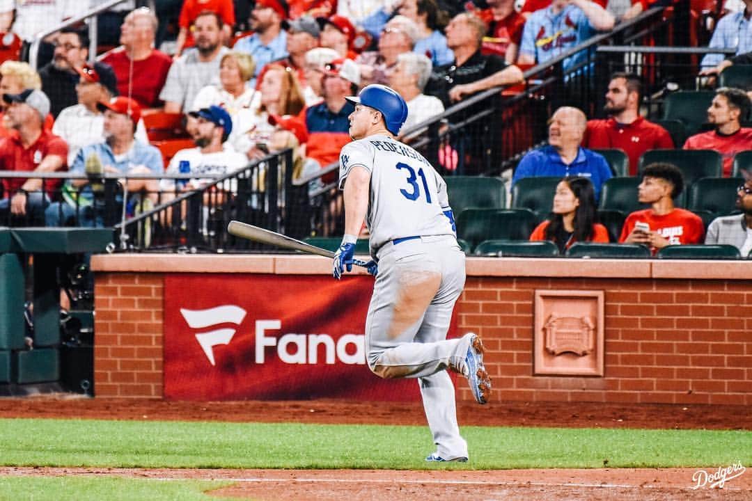 Los Angeles Dodgersさんのインスタグラム写真 - (Los Angeles DodgersInstagram)「Chippin’ away.  Swipe ⬅️ to see homers from @maxmuncy and @yungjoc650.」4月11日 11時04分 - dodgers