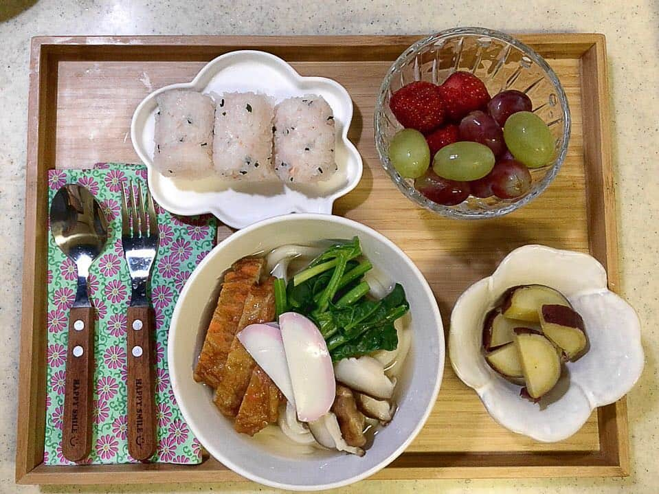 SHINOBUさんのインスタグラム写真 - (SHINOBUInstagram)「🍽昨日の晩御飯🍽 #２児のママ  #晩御飯の記録  #料理  #毎日献立めんどくさい #晩御飯 #簡単料理 #年子 #2歳と1歳 #兄妹」4月11日 11時14分 - shino_boo81