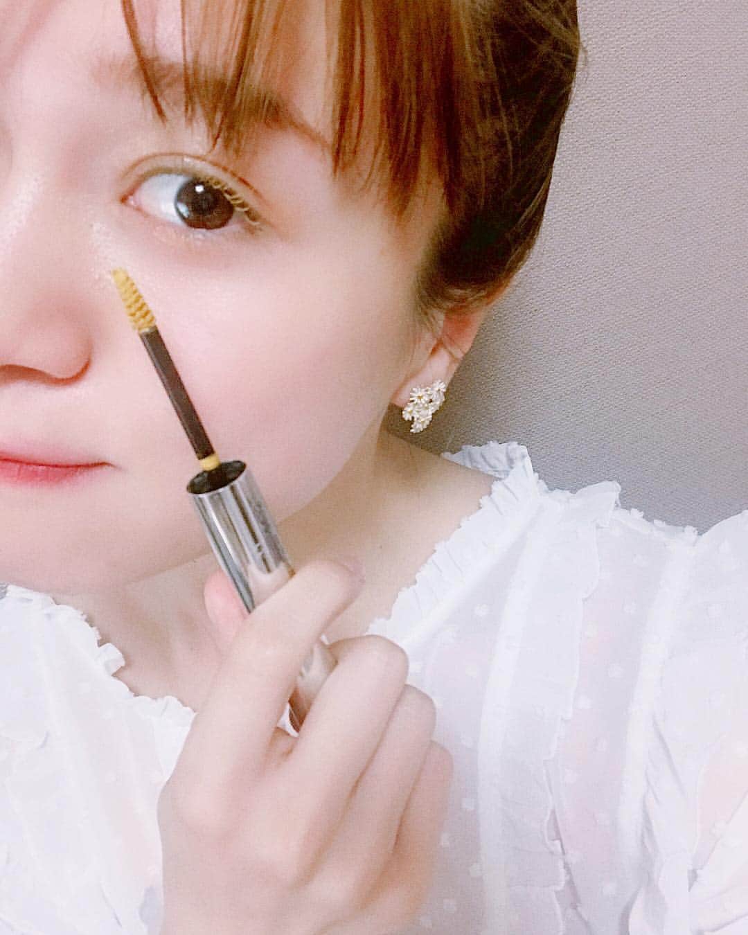 のインスタグラム：「おニュー🌼マスカラ 化粧品は今あるもので楽しむって決めてたのに可愛くて、つい」