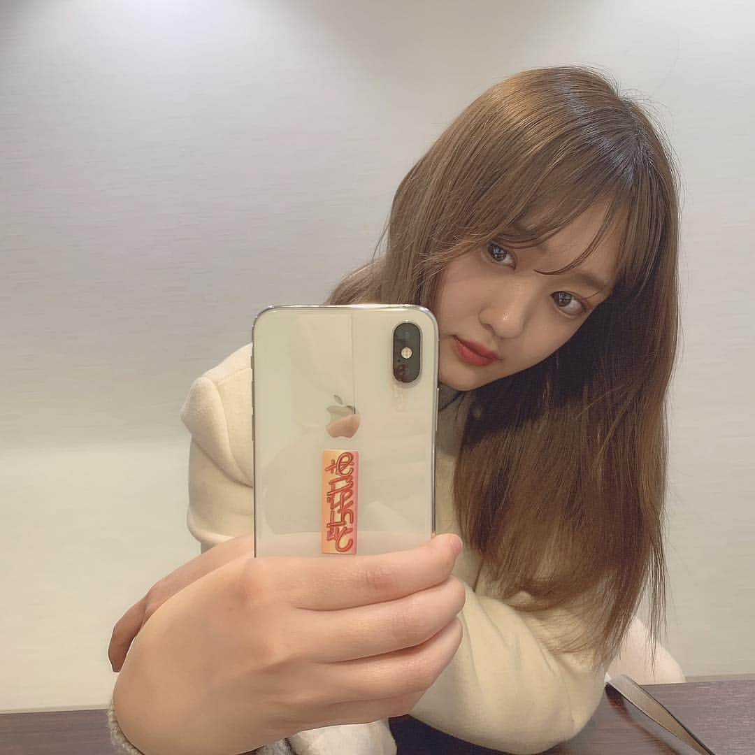 前田美月のインスタグラム：「. . お久しぶりです🥰 . . 4週間ぶりに財布と再会して幸せ🥰 日本に住んでてよかった😣令和😣平和😣」