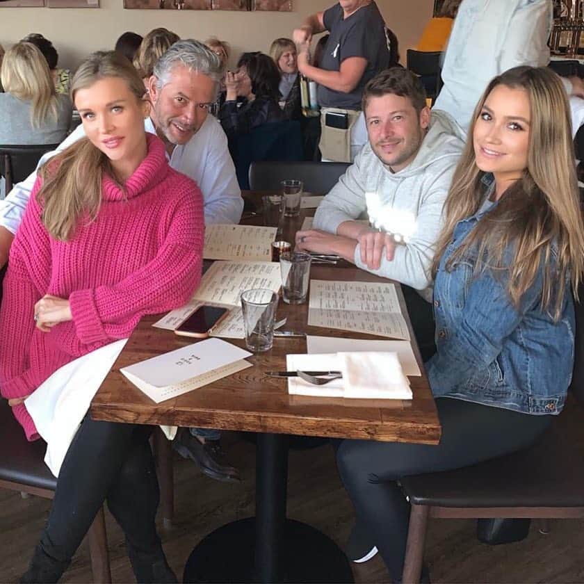 ジョアンナ・クルーパさんのインスタグラム写真 - (ジョアンナ・クルーパInstagram)「Family reunion @martaandretti @marcoandretti @nunes451 #nationalsiblingday」4月11日 11時31分 - joannakrupa