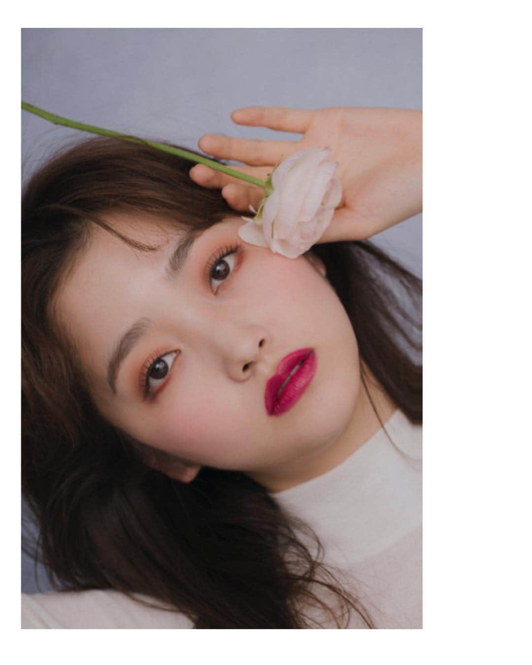佐藤優津季のインスタグラム：「今日の21:00から﻿ @lumine_est × @sweet_editors instaliveに出演致します🍓 ﻿ この春のメイクについて👸🏻🌸﻿ ﻿ ではでは、皆さんまた後でっ😘👋」