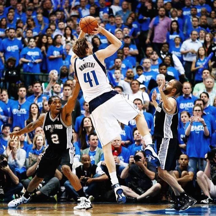 Sneaker Newsさんのインスタグラム写真 - (Sneaker NewsInstagram)「Congratulations to Dirk Nowitzki on an unforgettable career. In 21 seasons, nobody has been able to defend this move...」4月11日 11時50分 - sneakernews