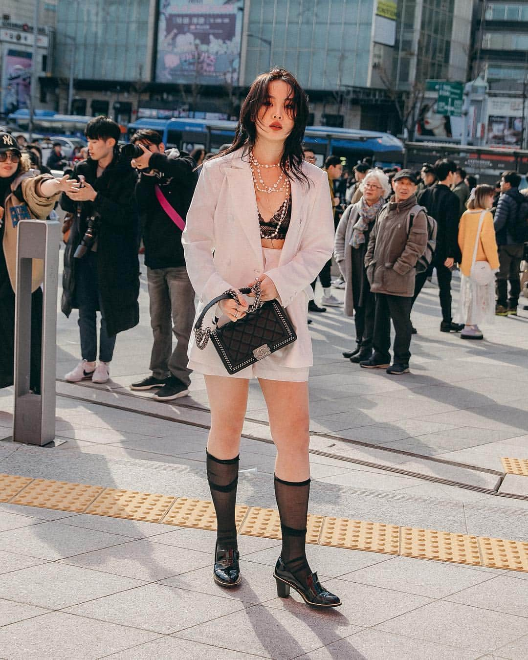 가로수길 , Seoulさんのインスタグラム写真 - (가로수길 , SeoulInstagram)「Seoul Street Fashion Style Thx @b_ha2 🔥💥 진짜 멋쟁이 하영이 . . #写真 #モデル #フィルム #ファッション #フォトグラファー #ストリートファッション #파리 #東京 #서울패션위크 #sfw #오오티디 #nyc #london #패션스타그램 #newyork #nyfw #셀카 #portrait #seoulFashionWeek #street #streetfashion #streetphoto #가로수길 #이태원 #사진 #스트릿패션 #모델 #tokyo #nyfw #pfw」4月11日 12時07分 - jaylim1