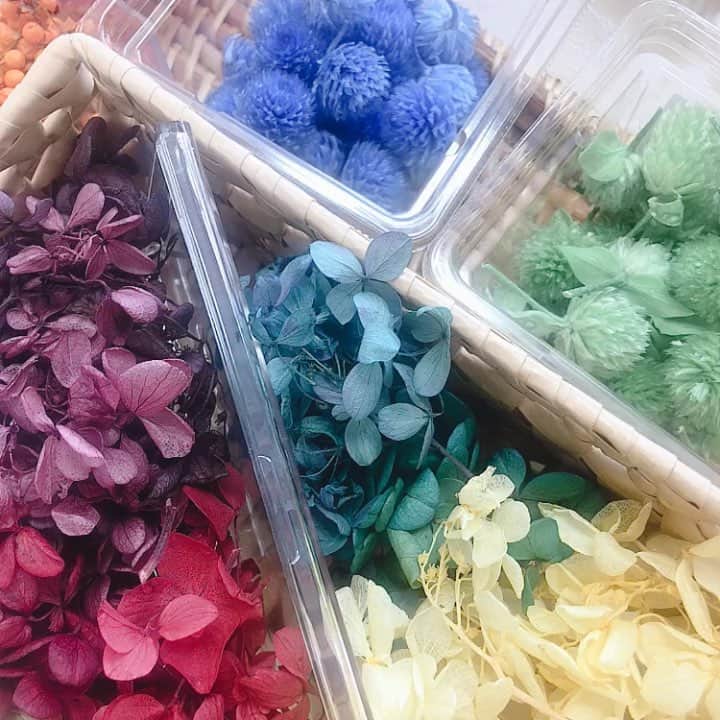 川上舞乃のインスタグラム：「週間ザテレビジョンの連載、今回はこちらでございます💁‍♀️🌷 #平祐奈 #週間ザテレビジョン  #yunafamily  へ💐」