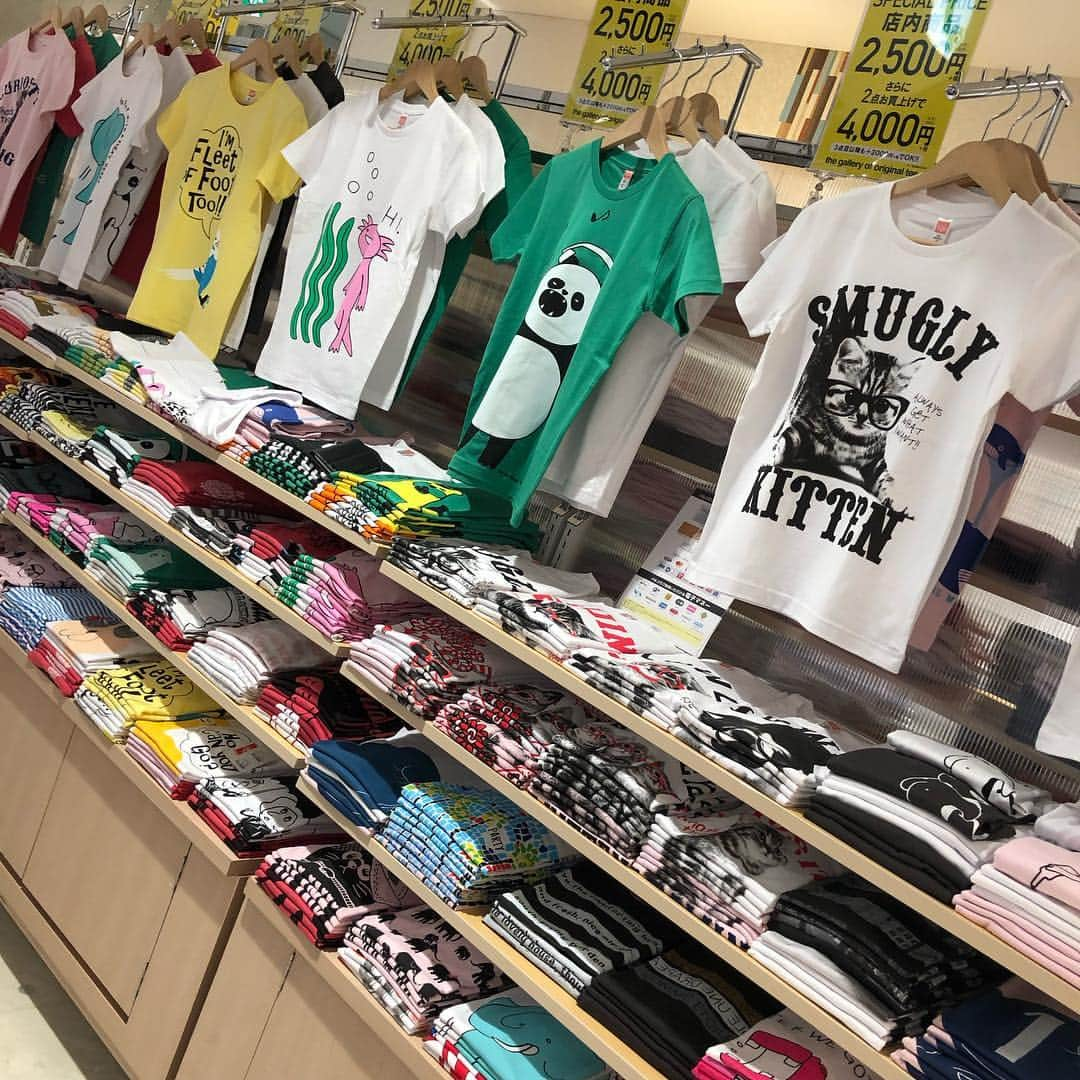 名古屋パルコさんのインスタグラム写真 - (名古屋パルコInstagram)「【LIMITED SHOP】 Goo Tee NEW OPEN！🙌💖 . 期間：4/11（木）～5/29（水） 場所：西館４F　特設会場 . ファッションの一部としてのＴシャツ』という目線から製作しているオリジナルＴシャツブランド「GooTee（グーティー）」 . 生地は赤ちゃんの高級肌着に使われる肌にやさしい上質なコットン100％の糸のみを編んで作り上げた完全オリジナルです👕 . 更に数量限定！ 店内商品5000円(+tax)以上お買い上げで、人気の柄のネコトートバックプレゼント！🐈※5枚目 . . .  #名古屋パルコ #名古屋PARCO #nagoyaparco #名古屋 #nagoya #栄 #矢場町 #gootee #tシャツ #期間限定 #limitedshop」4月11日 12時13分 - parco_nagoya_official