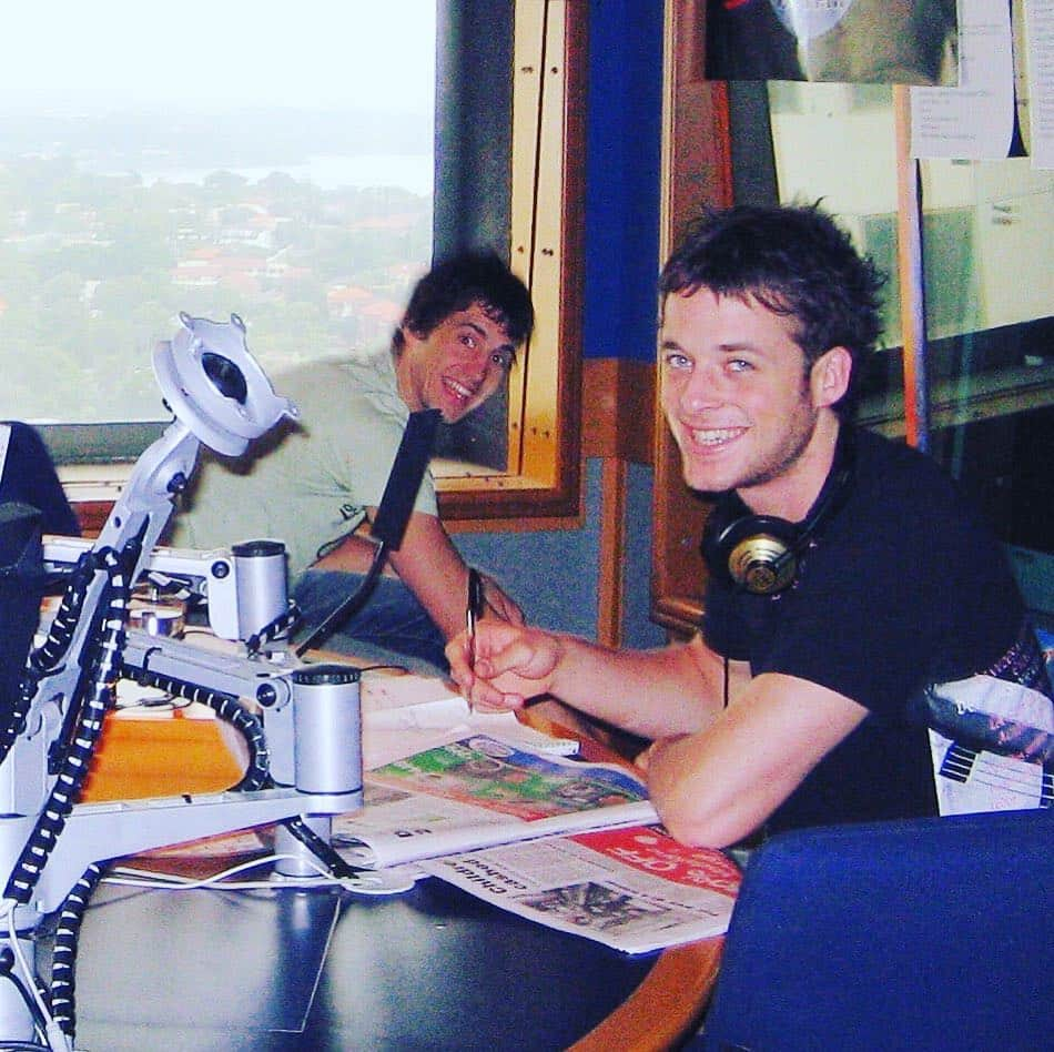 Hamish & Andyさんのインスタグラム写真 - (Hamish & AndyInstagram)「The year 2005: clearly fake smiles cause we were filling in for breakfast radio here and no one can be happy getting up at 4.30am. Photo found by the team at @kyleandjackieo.」4月11日 12時31分 - hamishandandy