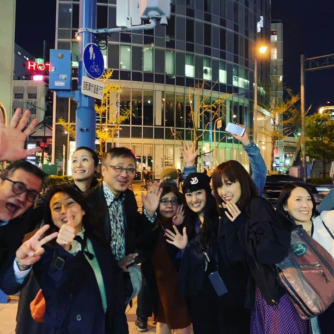松尾貴史さんのインスタグラム写真 - (松尾貴史Instagram)「先日大阪で、読売演劇大賞優秀男優賞を祝う会を、気のおけない友人たちに催して頂きました。感謝感激です。」4月11日 12時35分 - kitsch.matsuo