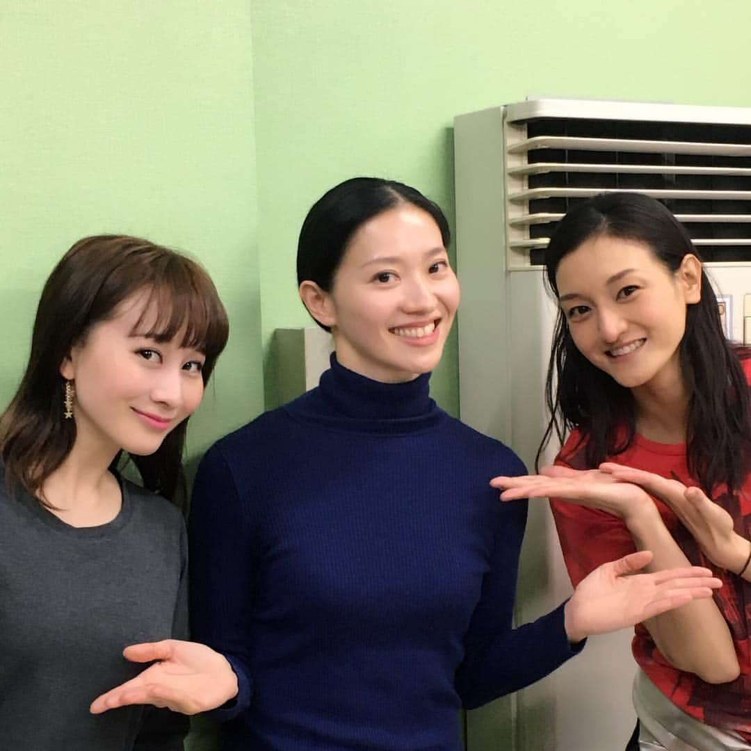 瑞羽奏都（水谷美月）さんのインスタグラム写真 - (瑞羽奏都（水谷美月）Instagram)「一昨日までは、モーターのエンジン音が一日中バックミュージックで流れていましたが、昨日からはガラリと変わりまして、JAZZ音楽がグルグルと… 『レビュー・ニッポンモダンタイムス』の振付でした🎶 真波そらさんの振付で、紗愛せいらちゃんとデュエット致します✨ ドラマ仕立ての振付。 しっとり大人な踊りができるよう…要研究！！頑張りまーす🎶  戦前ジャズ 『レビュー・ニッポンモダンタイムス』 【公演スケジュール】 4月29日(月祝) 18時 4月30日(火) 13時／17時 5月1日(水) 13時／17時 ・ ・ 【会場】 イイノホール (東京都千代田区内幸町2-1-1) ・ ・ 【入場料】 全席指定 12,500円 ・ ・ 【出演者】 初風諄/安奈淳/峰さを理/日向薫/稔幸/姿月あさと  麻乃佳世/星奈優里/舞風りら  美郷真也/成瀬こうき/真波そら/扇けい/美翔かずき/沢希理寿/瑞羽奏都/鳳真由/貴澄隼人/輝城みつる/空乃みゆ/亜聖樹/天翔りいら/煌海ルイセ/紗愛せいら/水沙るる  チケット受付はこちらまで🎫 mizuki90mizuha.info@gmail.com (インスタホーム画面のメールをポチッとするとすぐです) 下記事項をご明記の上、ご連絡ください。  ①お名前 ②希望日時・枚数 ③メールアドレス ④お電話番号(当日ご連絡がつくもの) ⑤備考 折り返し連絡させて頂きますメール📧  皆様のお申込み、お待ちしております。  #レビュー #ジャズ #戦前ジャズ #宝塚og  #真波そら さん #紗愛せいら ちゃん #瑞羽奏都 #水谷美月  #4月29日 #4月30日 #5月1日  #イイノホール」4月11日 12時43分 - mizuki.m_mizuha