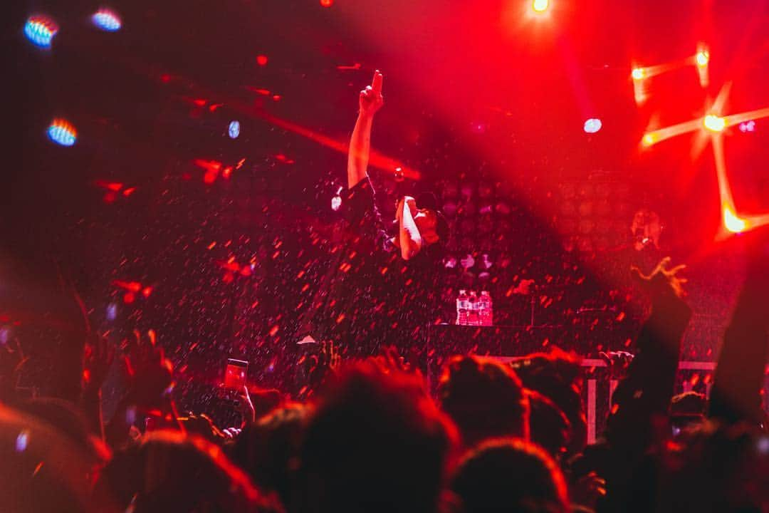 TABLO さんのインスタグラム写真 - (TABLO Instagram)「Philadelphia! You guys really brought the noise tonight!!! 🙏🏻 — 📸 by @Bobo.xxndigo tour management: @enmgmt tickets at epikhigh.com — #epikhigh2019tour #philly #philadelphia」4月11日 12時44分 - blobyblo