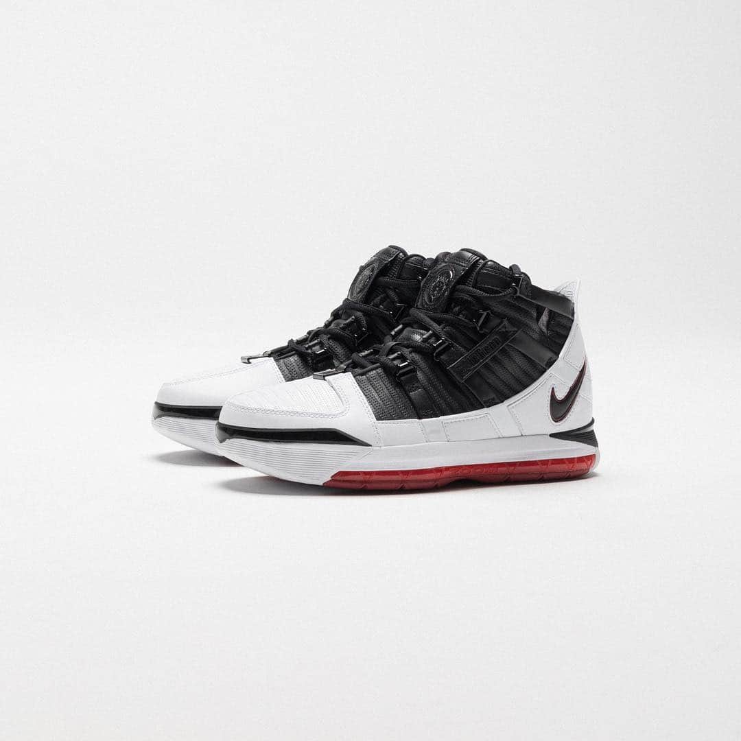 UNDFTDさんのインスタグラム写真 - (UNDFTDInstagram)「Nike Zoom Lebron 3 ”Home” // Available Thursday 4/11 at Select Undefeated Chapter Stores and Undefeated.com」4月11日 13時04分 - undefeatedinc