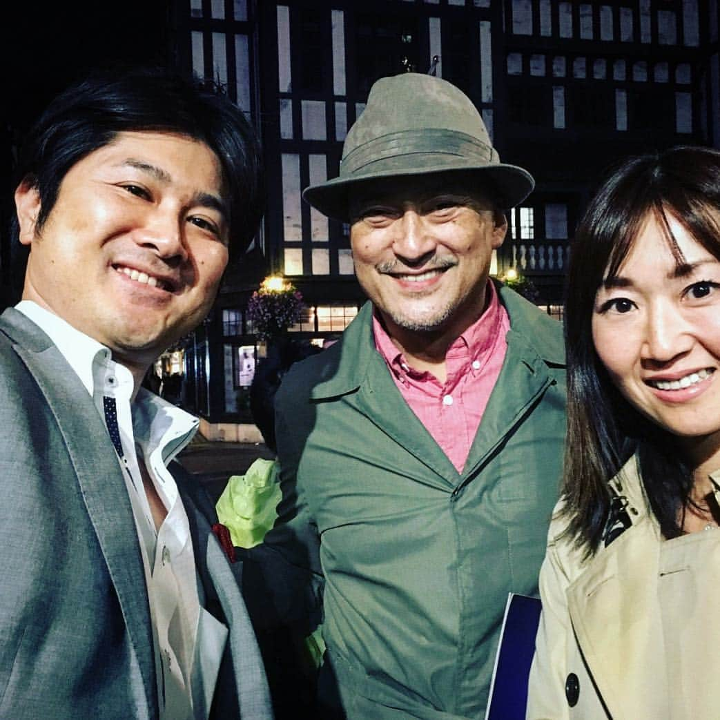 渡辺謙さんのインスタグラム写真 - (渡辺謙Instagram)「賑やかなお2人との記念写真。」4月11日 13時45分 - watanabe_ken_