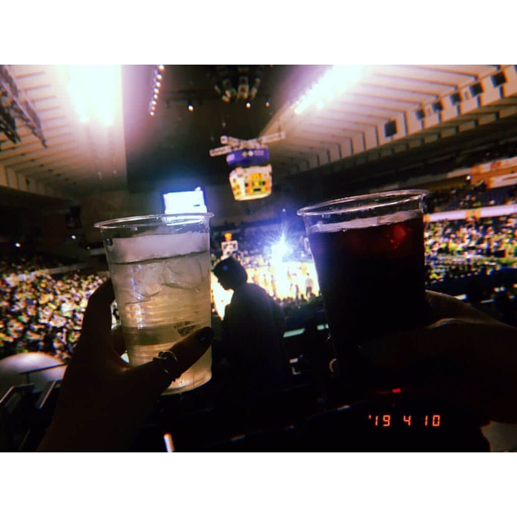 林唯衣さんのインスタグラム写真 - (林唯衣Instagram)「スマホのライトが緑色になるシールが配布されたもんでとてもキレイな眺めだった。レバンガ北海道のホームゲーム最終戦「絶対勝つぞ！」コールが凄まじかった！！ #🏀」4月11日 13時46分 - yui__hayashi