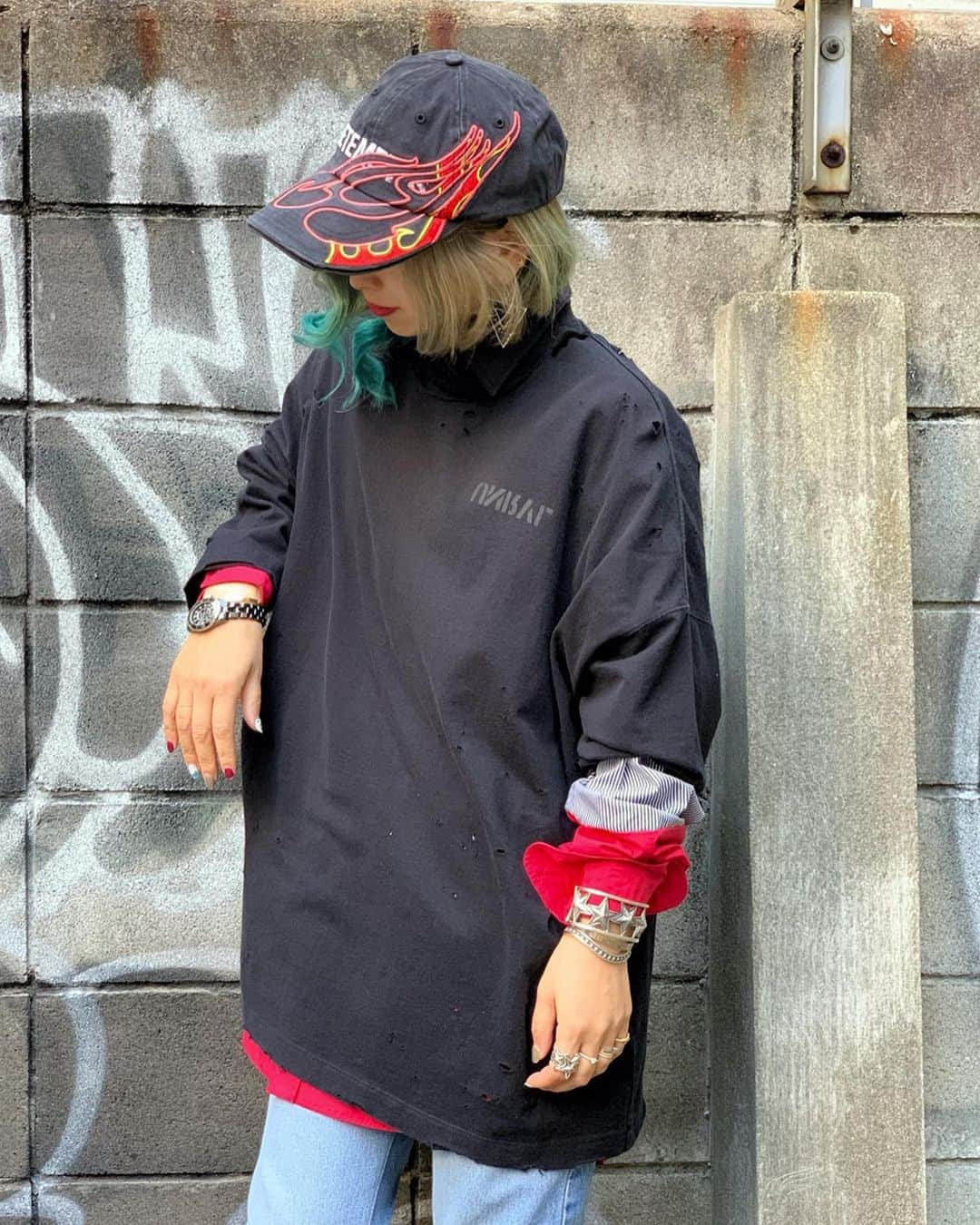 AYINさんのインスタグラム写真 - (AYINInstagram)「・ ・ ・ New arrival✔️・ Tee / @bentaverniti_unravelproject  Shirt/ @vetements_official ・ ・ available at store✔️ ・ ・ ・ #unravel #vetements #ayin #19ss」4月11日 14時40分 - ayin_japan