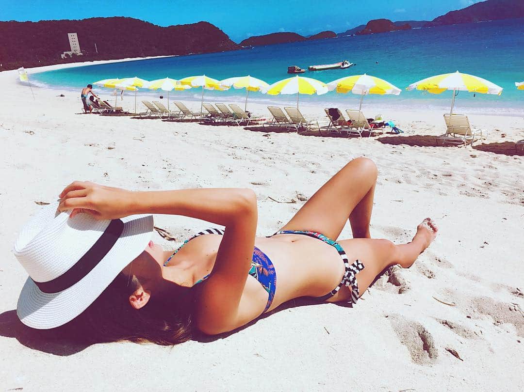 齋藤美波のインスタグラム：「🐬🐠💙 座間味が恋しい... 体が欲してる🌞👙🏝 ・ よしっチケット取ろう✈️ ・ #慶良間ブルー  #座間味島 #沖縄 #第2のホーム #okinawa#zamami#kerama#beach#blue#summer ・ ・」