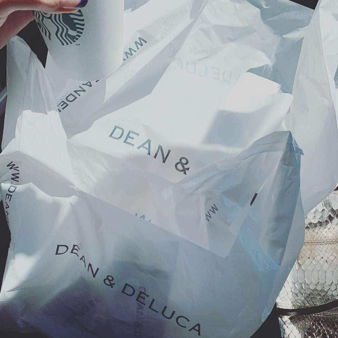 奥菜恵さんのインスタグラム写真 - (奥菜恵Instagram)「車中ランチ  #deananddeluca」4月11日 14時57分 - megumi_okina