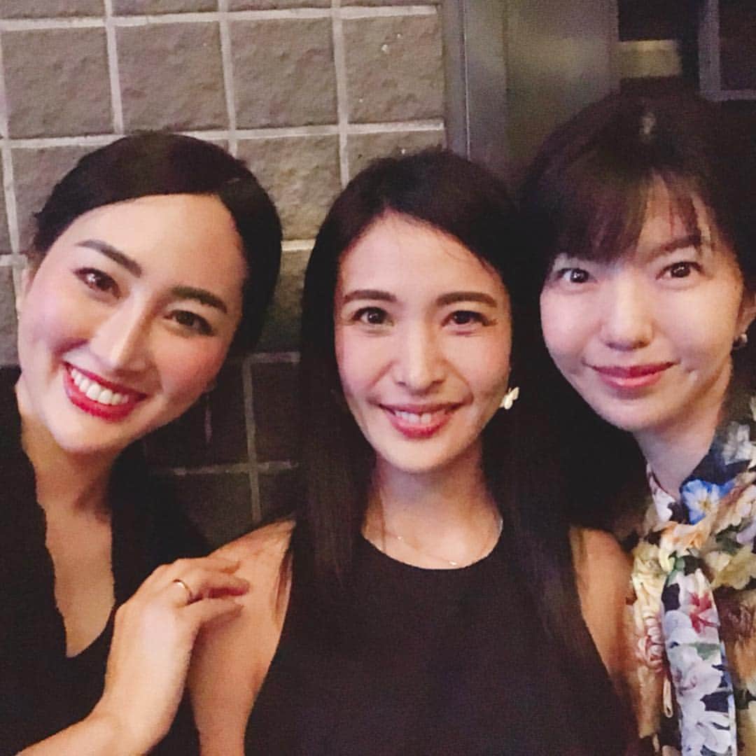 筒井菜月のインスタグラム：「大好きな美女友達のお2人❤️ 2人の完璧なスタイルを見ていると、ダイエット頑張ろうと思います👍✨ #missinternational #missjapan #missinternationaljapan #beautypageant #ミスコン  #筒井菜月 #占女 #開運道アドバイザー #開運道サロン #女性限定 #占い #タロット #運命学 #九星気学 #手相 #癒し #美 #love #happy #beautiful #instagood #japan #tokyo #visitjapan」