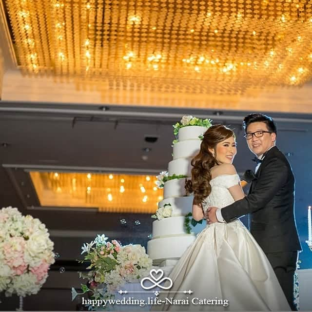 HappyWedding.Lifeさんのインスタグラム写真 - (HappyWedding.LifeInstagram)「ฉลองครบรอบ 50 ปี โรงแรมนารายณ์มอบส่วนลด 10% ทุก package ตั้งแต่วันนี้ - 31 ธ.ค. 2562 . . Detail on 🔽 https://happywedding.life/th/vendors 🔍 Narai Catering . . #Catering #cocktailfood #weddingplanning #fingerfood #food #foodideas #weddingideas #weddinginspiration #weddingfoodideas #weddingfoodmenu #weddingreceptionfood #foodideas #appetizer #thaiwedding #happywedding #wedding #happyweddinglifeth #เคเทอร์ริ่ง #จัดงานเลี้ยง #เคเทอร์ริ่งงานแต่ง #รับจัดเลี้ยงงานแแต่ง #อาหารงานแต่ง #จัดงานแต่งงาน #แต่งงาน #งานมงคลสมรส . . ติดตามผู้ให้บริการด้านจัดเลี้ยง >> #HWLCatering」4月11日 15時54分 - happywedding.life