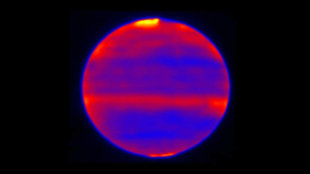 NASAさんのインスタグラム写真 - (NASAInstagram)「❤️ 💙 💛  Infused with swaths of red, blue and yellow, this infrared image of Jupiter’s atmosphere reveals that solar wind has a strong influence on the planet. Within just a day of solar wind hitting Jupiter, scientists observed the chemistry in its atmosphere changing and its temperature rising.  Credits: NAOJ and NASA/JPL-Caltech  #Space #Jupiter #Infrared #NASA」4月12日 1時33分 - nasa