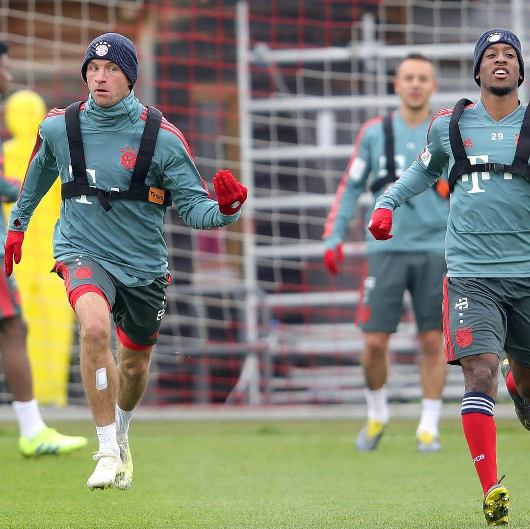 トーマス・ミュラーさんのインスタグラム写真 - (トーマス・ミュラーInstagram)「Race against @king_coman 🏃🏽‍♂️ 🏎 #esmuellert #fcbayern #packmas #training #thomasmüller 📷: @alexanderhassenstein」4月12日 1時35分 - esmuellert