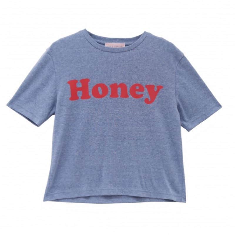 HONEY MI HONEY OFFICIALさんのインスタグラム写真 - (HONEY MI HONEY OFFICIALInstagram)「@hledition_official  Honey logoT-shirt ¥6,800  キャッチ―なロゴがプリントされたベーシックTシャツ  バックに小さくあしらわれたハートモチーフもキュート  コンパクトなサイジングのSサイズとユニセックスサイズのLサイズの2サイズ展開  @honeymihoney_style  #HONEYMIHONEY」4月12日 1時48分 - honeymihoney_official