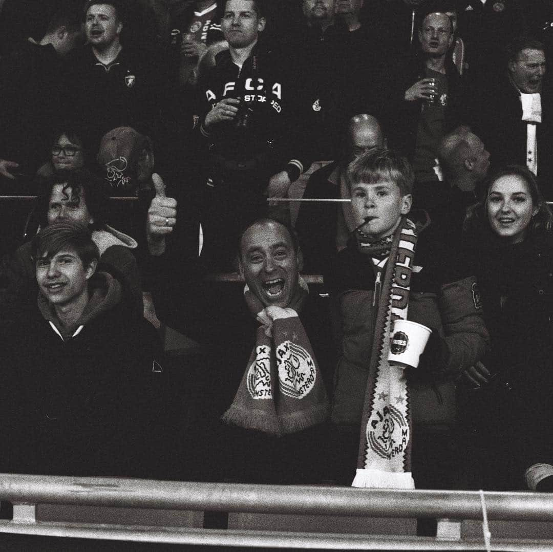 アヤックス・アムステルダムさんのインスタグラム写真 - (アヤックス・アムステルダムInstagram)「Different emotions... Tell us about your #ajajuv feelings.  #UCL」4月12日 1時58分 - afcajax