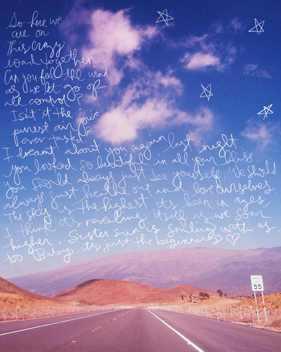 Tamikoのインスタグラム：「road to nowhere, road to everywhere 🌈🔮 words in the sky above Saddle Road, Big Island  #tamikokonutscreative #ontheroad #words」
