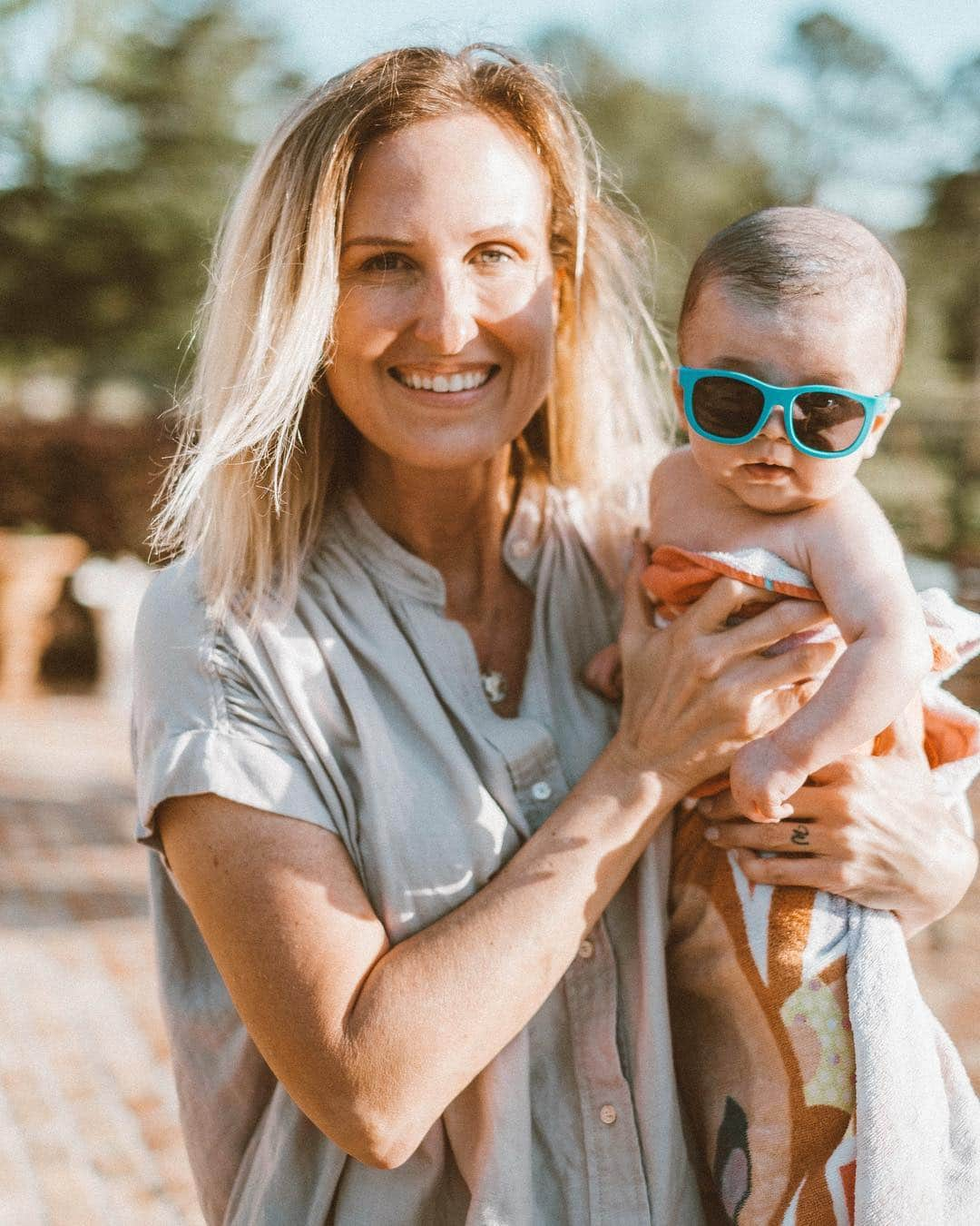 コリー・ロバートソンさんのインスタグラム写真 - (コリー・ロバートソンInstagram)「3 months today!!! We couldn’t be more thankful for this little gift from God! @babyzaneloflin you are pure joy!! We love you so 🥰 P.S. he loved his new sunglasses and his first dip in the pool (watch my story😎) we’re going to have fun this summer ☀️」4月12日 2時04分 - bosshogswife