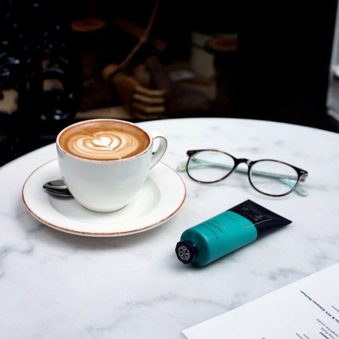 のインスタグラム：「Indulge your hands on the go with the nourishing yet easily absorbed Hand Treatment Creams. Now available in our popular Chypress scent. #FlorisLondon #London #HandTreatmentCream #HandCream #Luxury #Scent #Chypress」