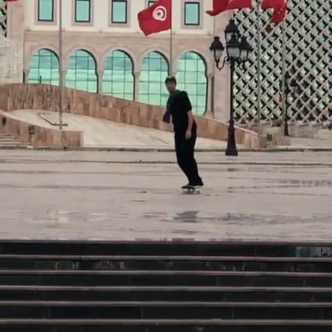 オルタモントのインスタグラム：「@ryan_lay coasting through Tunisia 🇹🇳 // 📹: @aramsabba7 // #CFADC #skateboardingisfun」