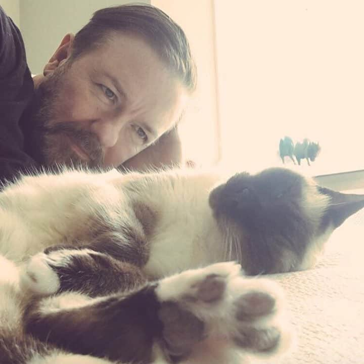 リッキー・ジャーヴェイスさんのインスタグラム写真 - (リッキー・ジャーヴェイスInstagram)「Happy #Nationalpetsday」4月12日 2時42分 - rickygervais