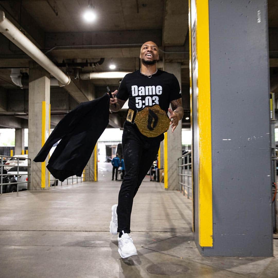 デイミアン・リラードのインスタグラム：「**Jim Ross voice** “By Gawd, that’s La Heem The Dream’s music.” Been on wrestling since I was a kid, with my brother and my cousins back in Brookfield. Had to honor them on the La Heem The Dream title belt. La Heem colorway of the #Dame5 drops May 5th. /// @adidashoops #KicksOnCourt #NBAKicks」