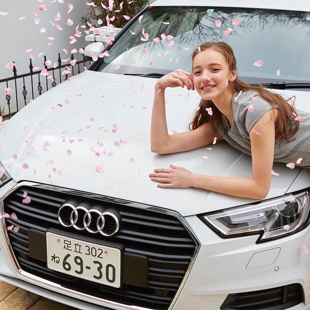 Audi Japan Sales / アウディジャパン販売さんのインスタグラム写真 - (Audi Japan Sales / アウディジャパン販売Instagram)「#Audiのある生活 心地よい風に誘われて、春を感じる晴天のドライブへ。 ・ プレミアムブランドにふさわしい上質な走りを備えた#AudiA3。#AJS のショールームで、新たなAudiとの出会いを体験。 @audi.japan.sales -- #Audi #A3 #MyAudi #Audistyle #car #アウディ #車 #愛車 #外車 #ドイツ車 #車好き #車好きな人と繋がりたい #アウディ女子 #車好き男子」4月11日 17時59分 - audi.japan.sales