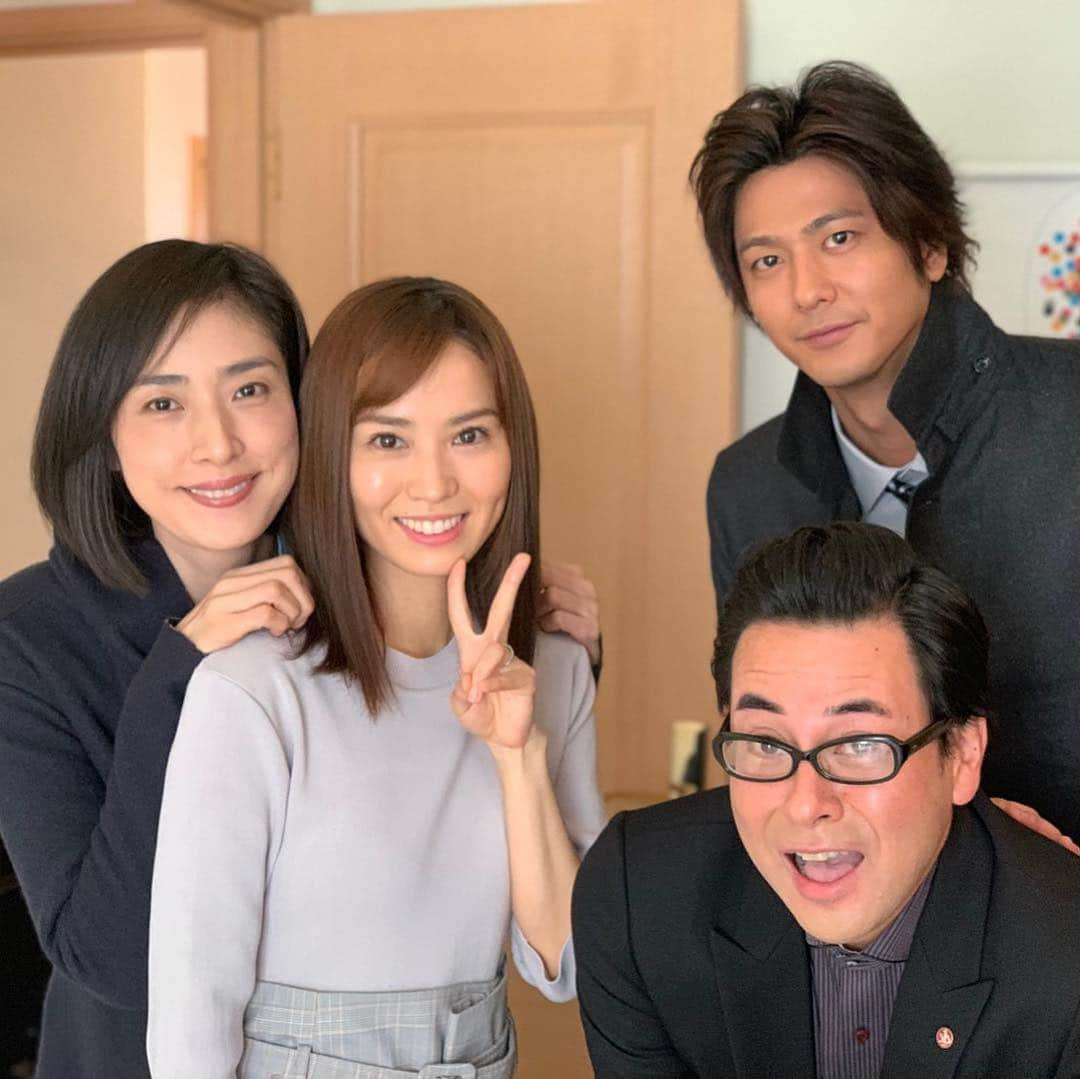 テレビ朝日「緊急取調室」さんのインスタグラム写真 - (テレビ朝日「緊急取調室」Instagram)「いよいよ #キントリ 初回放送まであと3時間🤭 そして #世界フィギュアスケート国別対抗戦2019 まであと30分😆  #緊急取調室 #天海祐希 #速水もこみち #鈴木浩介 #初回ゲスト #市川由衣 みんなで囲んでほっこり写真  待ちきれないあなた‼️は #モツナベの緊急取調室 を見て癒されつつお待ちください笑」4月11日 18時00分 - exkintori