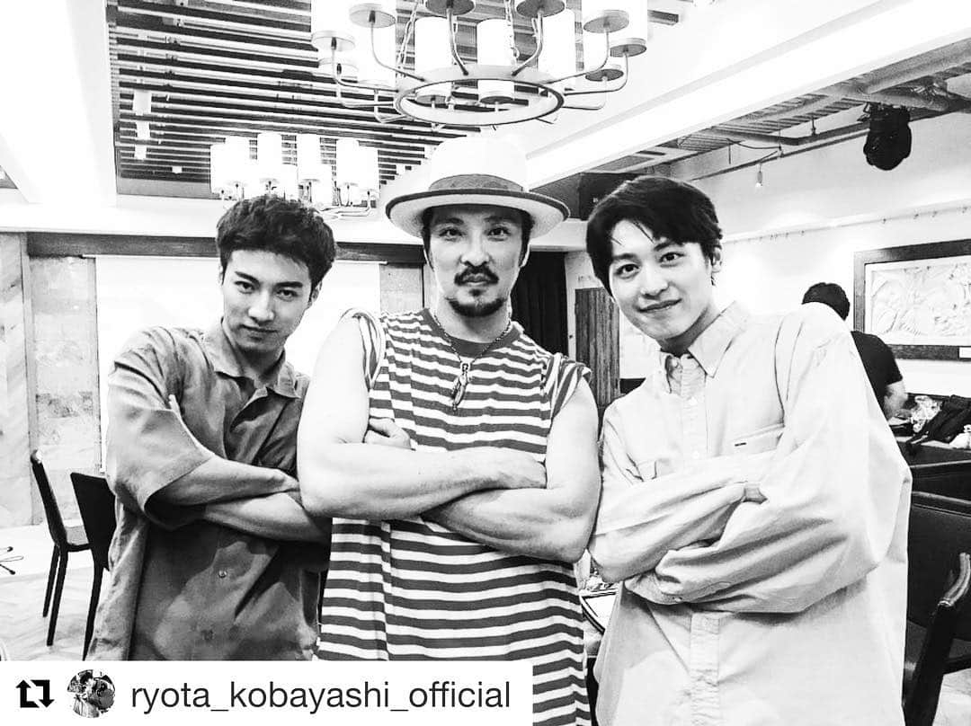 若旦那さんのインスタグラム写真 - (若旦那Instagram)「映画「JKROCK」出演してます！#Repost @ryota_kobayashi_official with @get_repost ・・・ 翔大くん。若旦那さん。 男として、 かっこいい先輩方です。  そして、 映画のオフショットを載せます 熱かった夏  #jkrock #film」4月11日 18時03分 - waka__danna