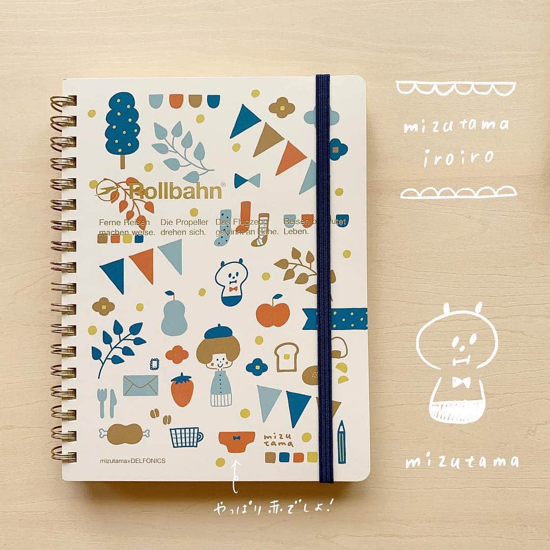 mizutamaさんのインスタグラム写真 - (mizutamaInstagram)「いよいよ明日からですね﻿ 文具女子博petit大阪！﻿ いいなーいいなー！﻿ わたしも行きたかった！﻿ （↑本気で行こうと思ってた。笑）﻿ 参戦のみなさん、下調べは完ぺきでしょうか⁉︎﻿ 文具まみれになって楽しんできてください！！﻿ ﻿ 先日の4/1の投稿でもお知らせした﻿ 文具女子博petit大阪で販売になる﻿ 限定mizutamaロルバーンをひとつずつ﻿ わたしの熱いロルバーン愛と共に﻿ 詳しくアップしたいと思います！！﻿ 販売についての詳細は4/1の投稿で👍。﻿ ﻿ ﻿ 自分で言うのもあれですが(笑)﻿ とってもかわいく出来上がっております😍！！﻿ 春色ロルバーン🌷で﻿ 毎日がちょっと楽しくなりますように♪﻿ ﻿ ﻿ ----------------------------------﻿﻿ ﻿﻿ 4/12〜14文具女子博petit大阪﻿ DELFONICS さんの特設ブースにて﻿﻿ 文具女子博会場限定﻿ mizutamaコラボロルバーン販売です！﻿ ﻿﻿ 限定ロルバーンについては﻿﻿﻿ お一人様各柄2冊まで 各日各回限定数ありの﻿﻿﻿ 制限付きになっております。﻿﻿ ﻿﻿ 詳しくはデルフォニックスさんのアカウントにて﻿﻿ @delfonics_official ﻿ ﻿﻿ イベントの詳細は文具女子博さんのアカウントにて﻿﻿ @bungujoshi ﻿﻿ ﻿ ﻿ ----------------------------------﻿﻿ ﻿﻿ ﻿ ﻿﻿ ﻿﻿ そして、そして！全国の皆さん！朗報です！﻿﻿ 今回特別に、デルフォニックスさんの﻿﻿ WEB SHOPでも通販していただけることになりましたー！！！🎉﻿﻿ 4/12 午前11:30〜 数量限定で販売になります。﻿﻿ （先に会員登録しておいた方がいいかと思いますー👍）﻿ 明日4/12からですので﻿ ぜひぜひチェックしてみてください☆﻿ ﻿ ﻿﻿ ﻿﻿ ﻿﻿ ﻿﻿﻿﻿﻿﻿﻿﻿﻿﻿﻿﻿﻿﻿﻿#ロルバーン #ロルバーン愛 #ロルバーン沼﻿﻿ #デルフォニックス #delfonics﻿﻿ #文具女子博 #文具女子博petit大阪﻿﻿ #限定ロルバーン #rollbahn﻿﻿ #文房具 ﻿﻿#文具 #文房具好き﻿﻿﻿﻿ #drawing #doodle  #mizutama﻿﻿ #stationery﻿﻿﻿﻿﻿ #stationerylove﻿﻿﻿﻿ #mizutamaロルバーン ﻿﻿ ﻿﻿ ﻿ わたし…文具女子博に行かないのに…﻿ もの凄く緊張しております…ドキドキする…💓﻿ 今日は枕元にmizutamaロルバーンを置いて﻿ 寝ようと思います(笑)。」4月11日 18時11分 - mizutamahanco