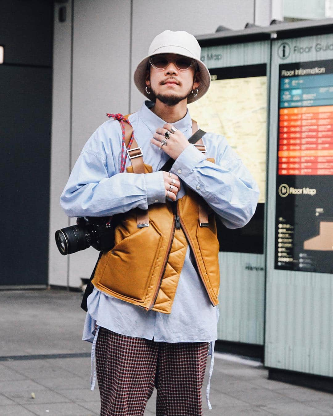 Fashionsnap.comさんのインスタグラム写真 - (Fashionsnap.comInstagram)「【#スナップ_fs】 Name イリグチ ケンタ  Vest #elephantTRIBALfabrics Pants #used Bag #PORTVEL Shoes #SALOMON Hat #PORTVEL Eyewear #GENTLEMONSTER  #fashionsnap #fashionsnap_men」4月11日 18時17分 - fashionsnapcom