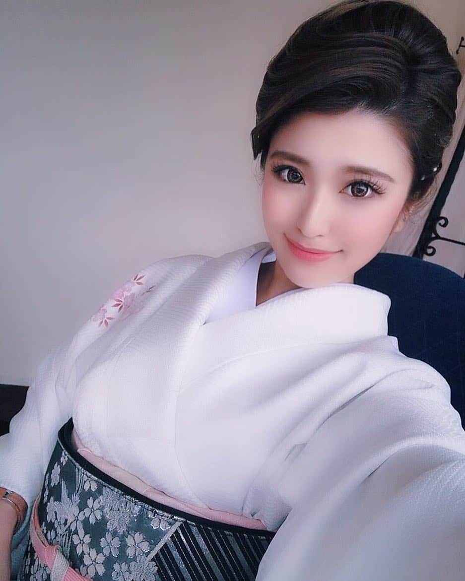 鈴木まりなのインスタグラム：「  #マリナバースデー 🌸💖   #dj #girlsdj #femaledj #asiandj #Japanesedj #djlife #djingismylife #djinglife #djlifestyle」