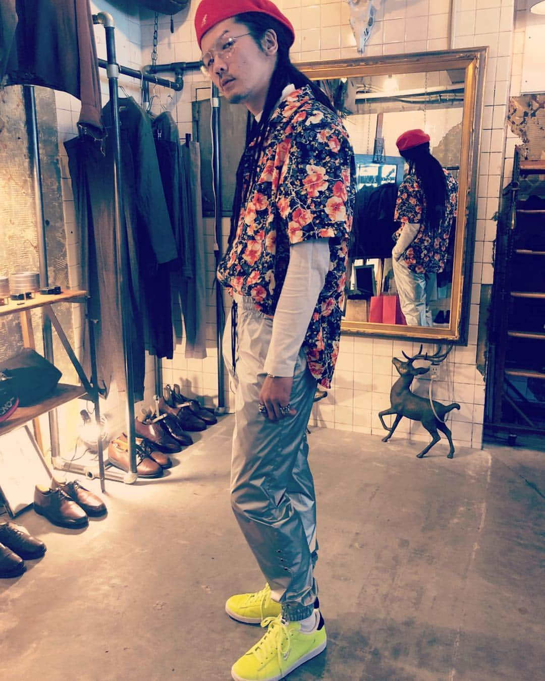 庄村聡泰さんのインスタグラム写真 - (庄村聡泰Instagram)「#ootd #kangol #rayban #pierrecardin #primalcode #ladmusician #avalone #supremenike #gucci #chromehearts  #hakui」4月11日 18時59分 - shomurasatoyasu